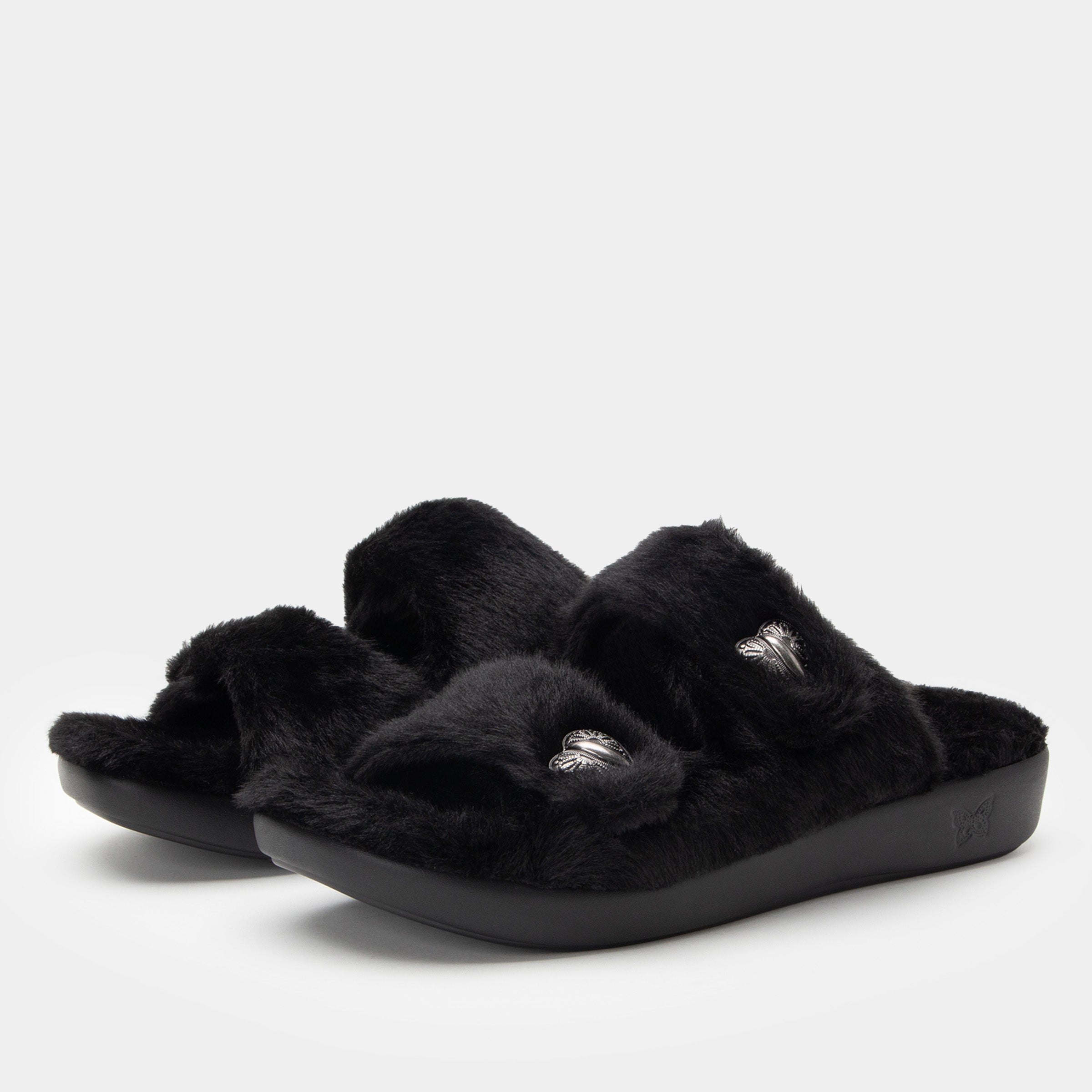 Chillery Black Slipper - Web Exclusive