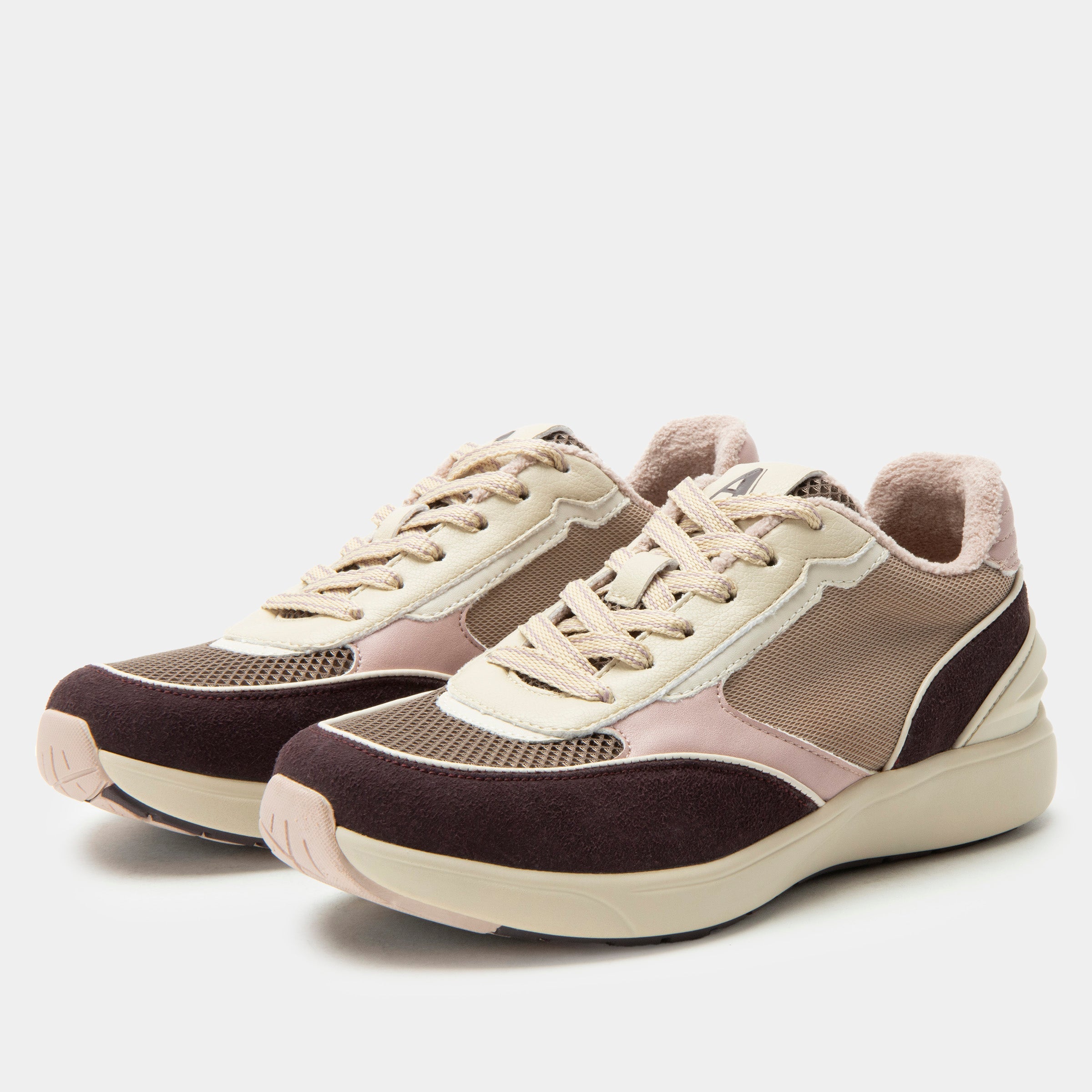 Embyr Chery Lacquer Shoe